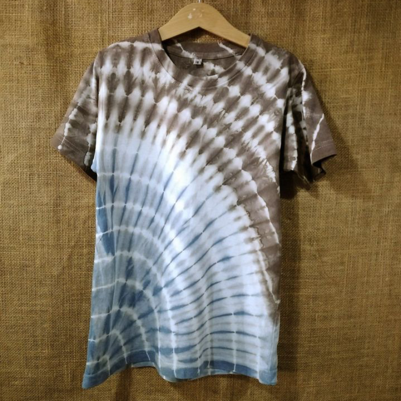 เสื้อยืดคอกลม มัดย้อมสีธรรมชาติ เสื้อยืดคอกลม มัดย้อมสีธรรมชาติ